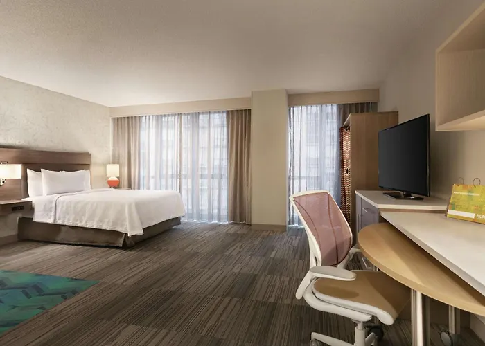 Hotel Home2 By Hilton River North