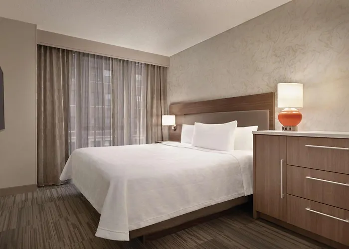 Home2 By Hilton River North Hotel 3*