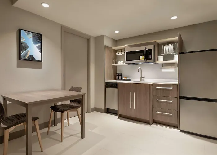 Home2 By Hilton River North Hotel 3*