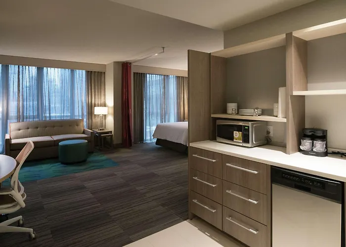 Home2 By Hilton River North Hotel 3*