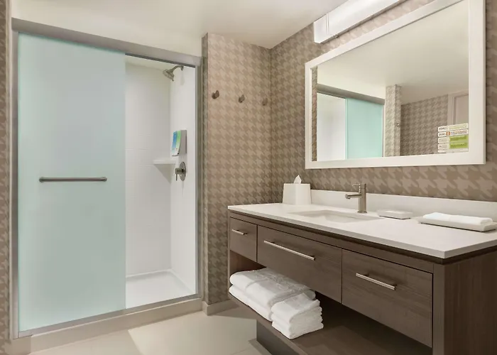 Home2 By Hilton River North 3*